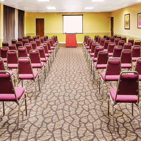 Ramada By Wyndham Salt Lake City North Temple מראה חיצוני תמונה
