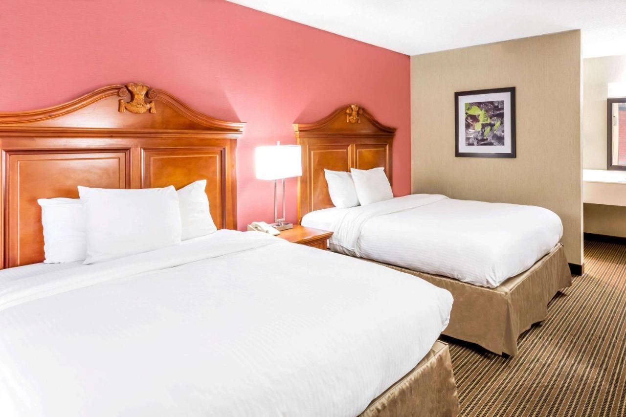 Ramada By Wyndham Salt Lake City North Temple מראה חיצוני תמונה