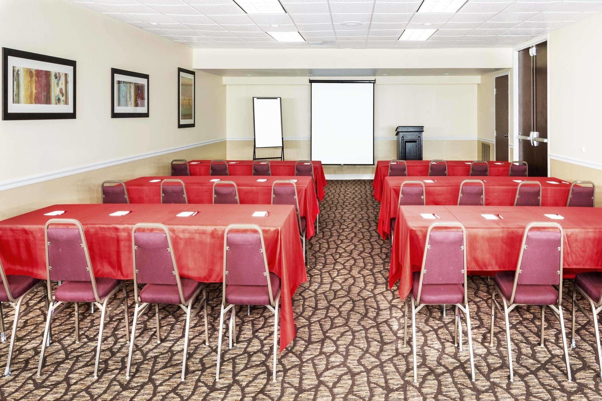 Ramada By Wyndham Salt Lake City North Temple מראה חיצוני תמונה