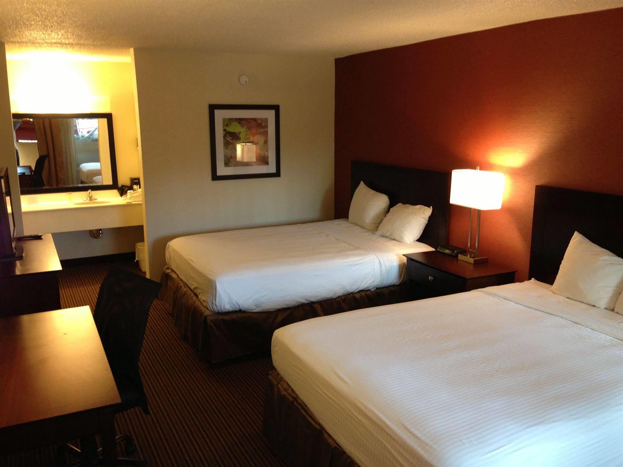 Ramada By Wyndham Salt Lake City North Temple מראה חיצוני תמונה