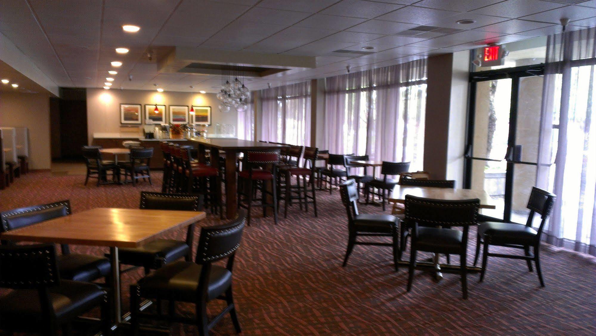 Ramada By Wyndham Salt Lake City North Temple מראה חיצוני תמונה