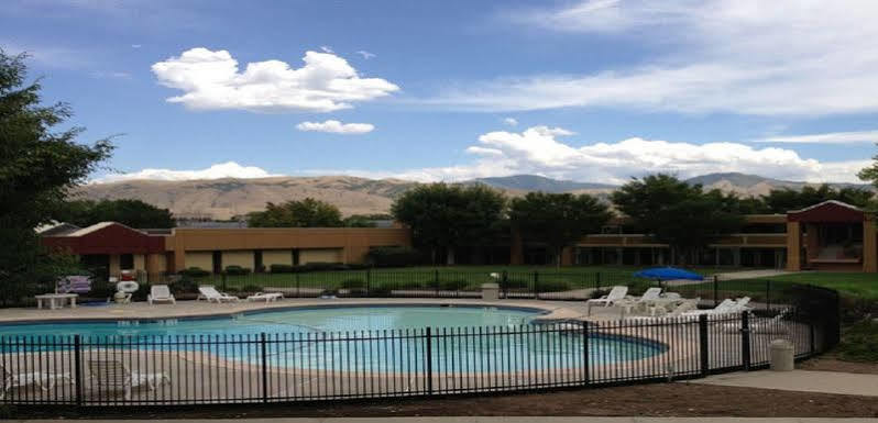 Ramada By Wyndham Salt Lake City North Temple מראה חיצוני תמונה