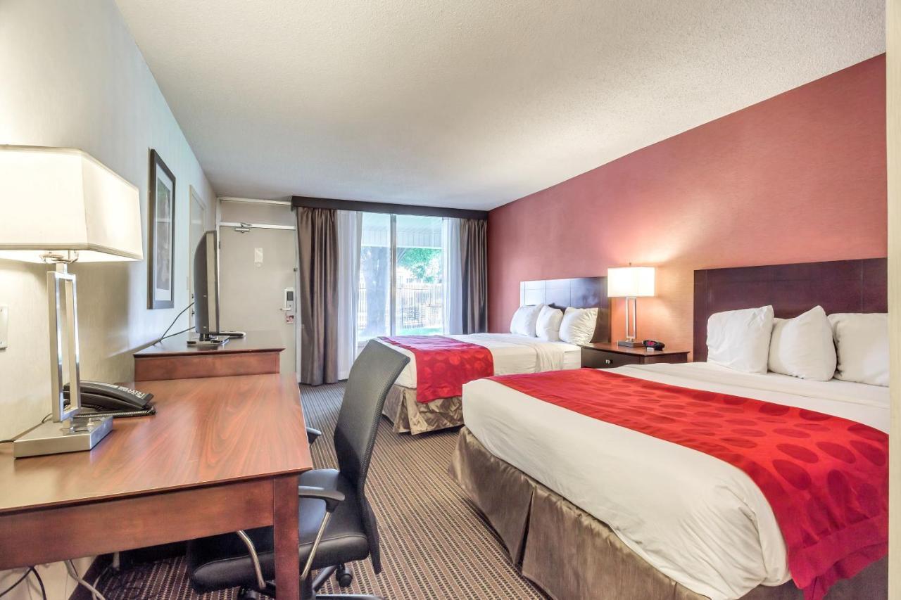 Ramada By Wyndham Salt Lake City North Temple מראה חיצוני תמונה