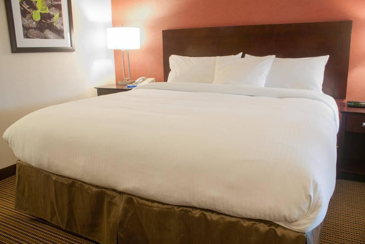 Ramada By Wyndham Salt Lake City North Temple מראה חיצוני תמונה